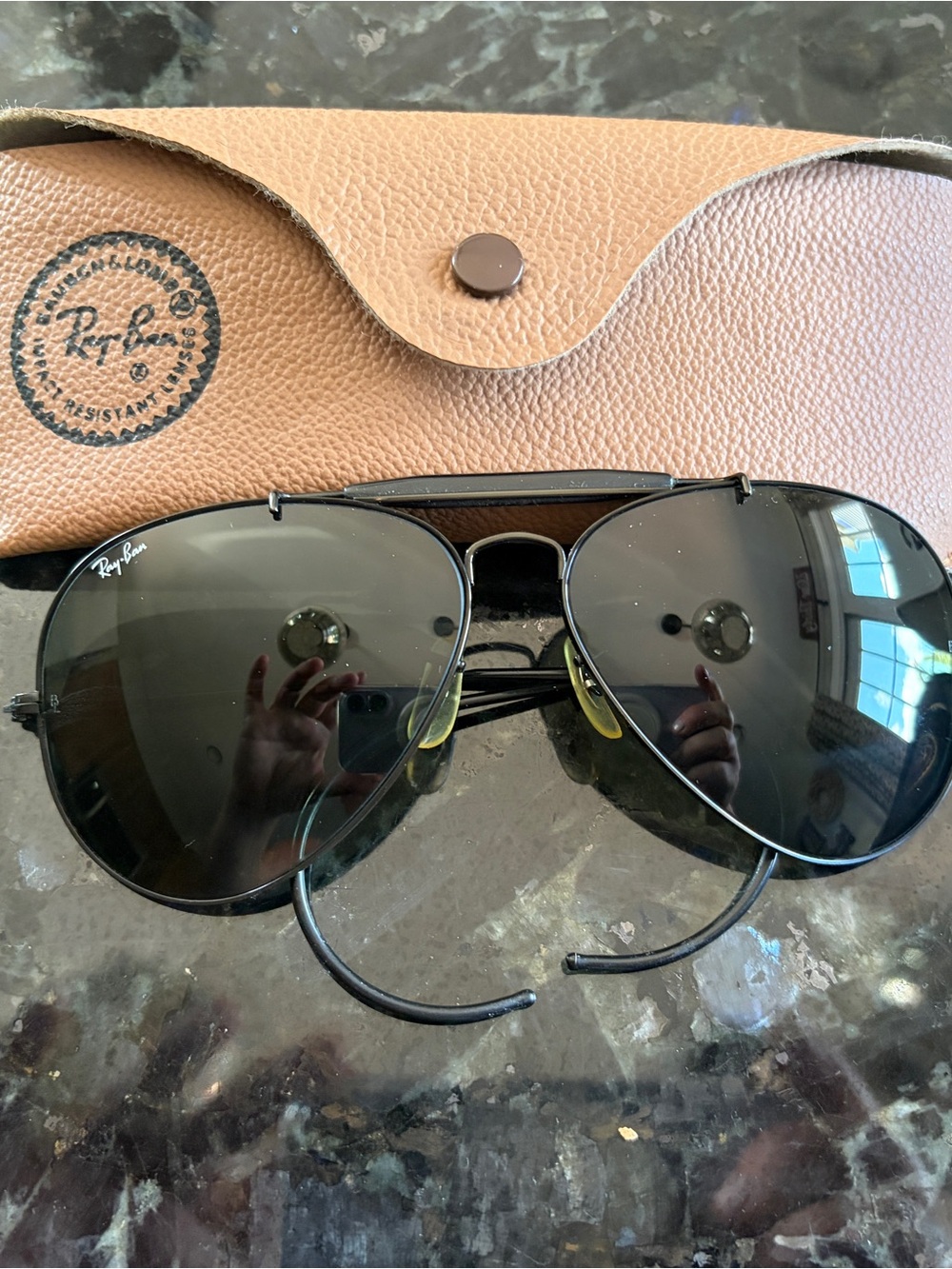 Ray-Ban Black Aviator Sunglasses with Tan Case
